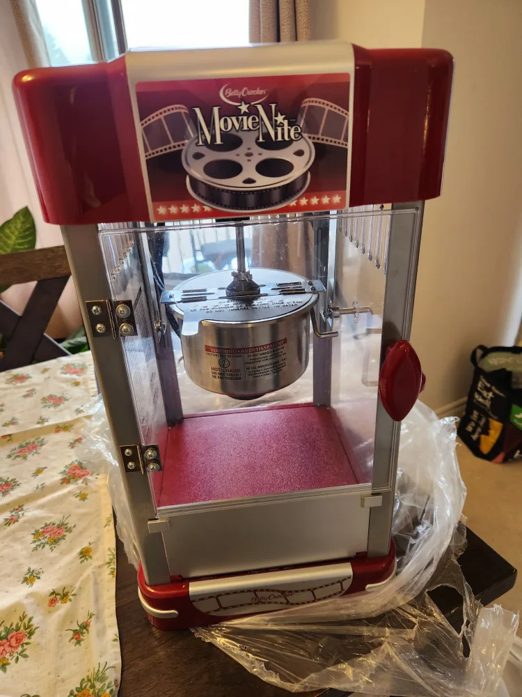 Betty Crocker Movie Nite Popcorn Maker thumbnail