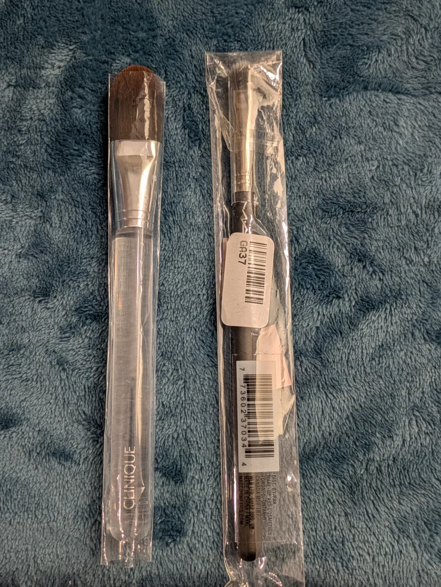 Set of New Makeup Brushes thumbnail