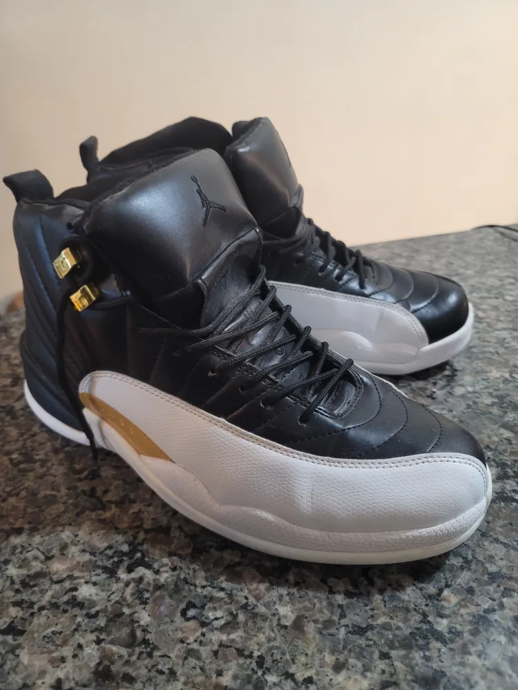 Men's Retro Black White Sneakers Size 11 image indicator(2)