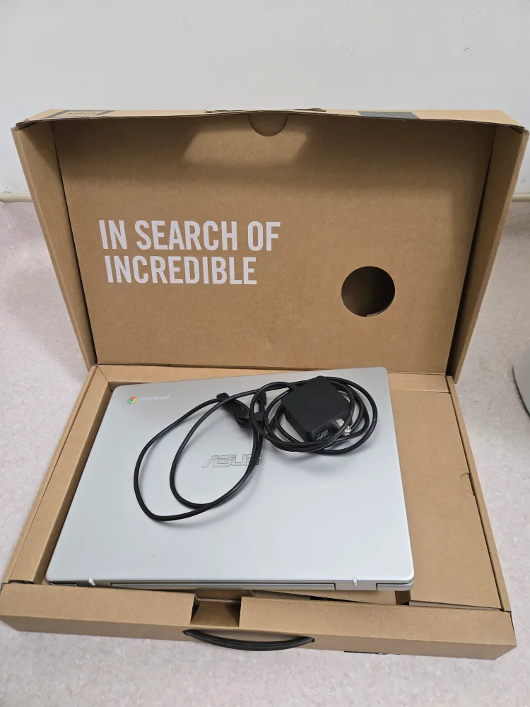 ASUS C424M Chromebook - Silver image indicator(7)