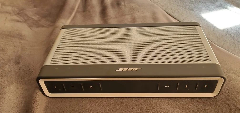 Bose SoundLink Bluetooth Speaker III thumbnail