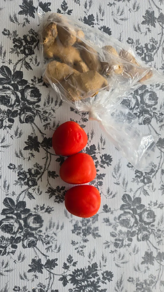 Fresh Tomatoes and Ginger #freecycle thumbnail
