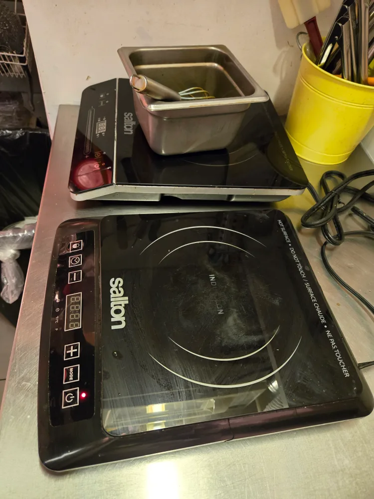 Salton Induction Cooktop thumbnail