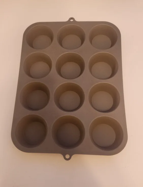 Silicone Muffin Pan - 12 Cup thumbnail