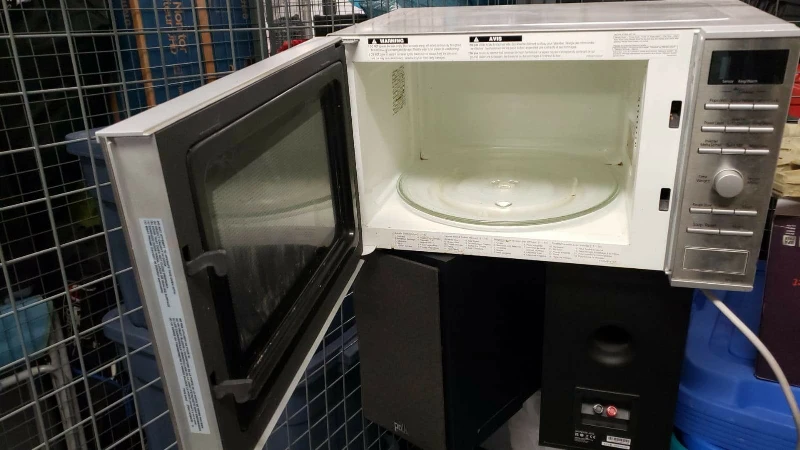 Panasonic NN-CF781 Mid-Size Inverter Microwave/Convection Oven