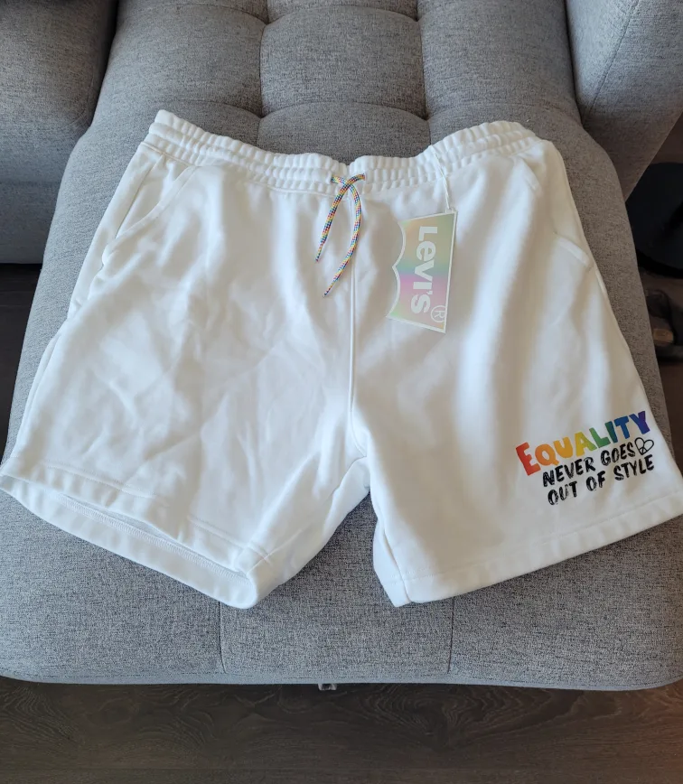 Levi's White Equality Shorts - Size XL - New with Tag thumbnail