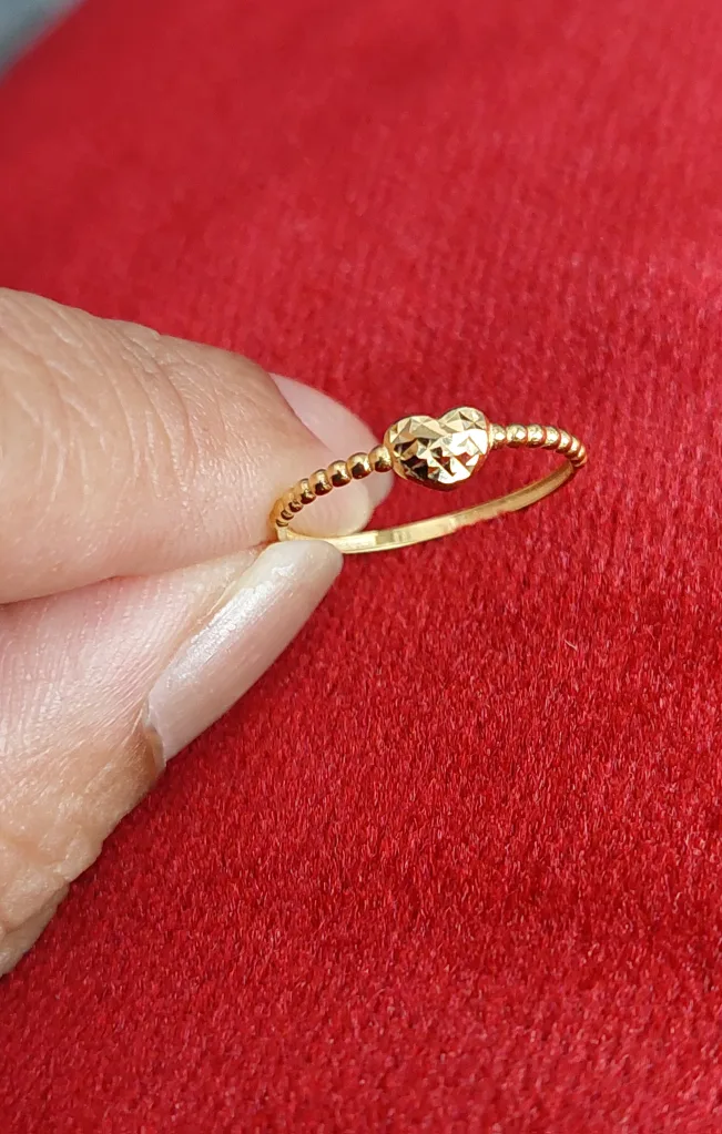 18k Gold Heart Ring - Size 6.0 thumbnail