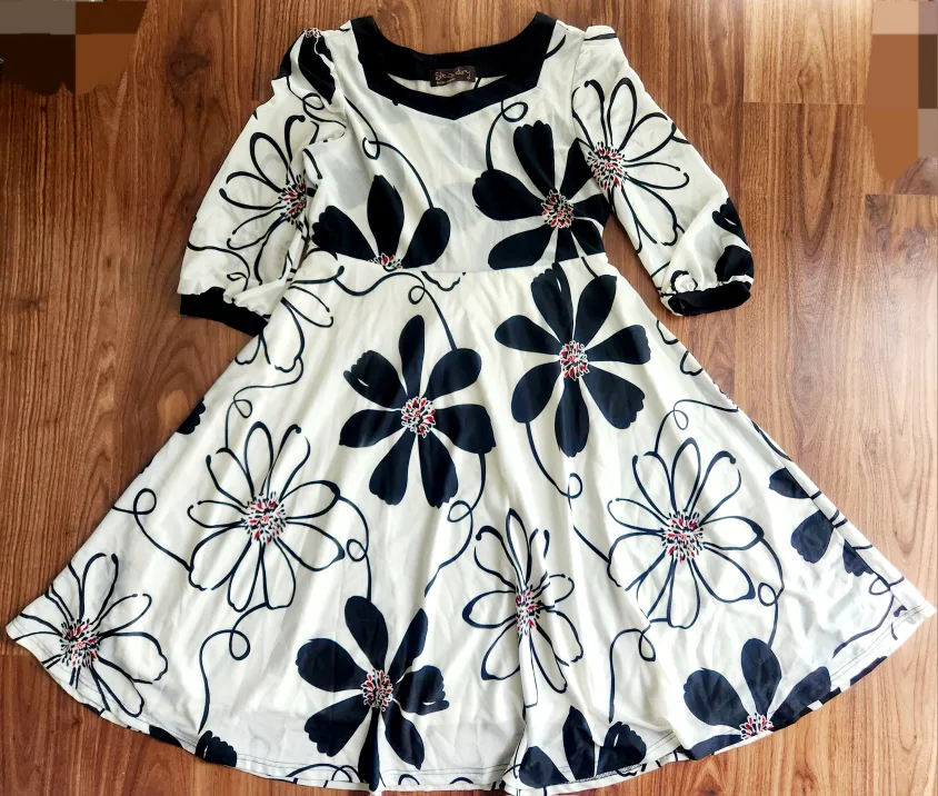 Maternity clothing Bundle- 2 dresses thumbnail