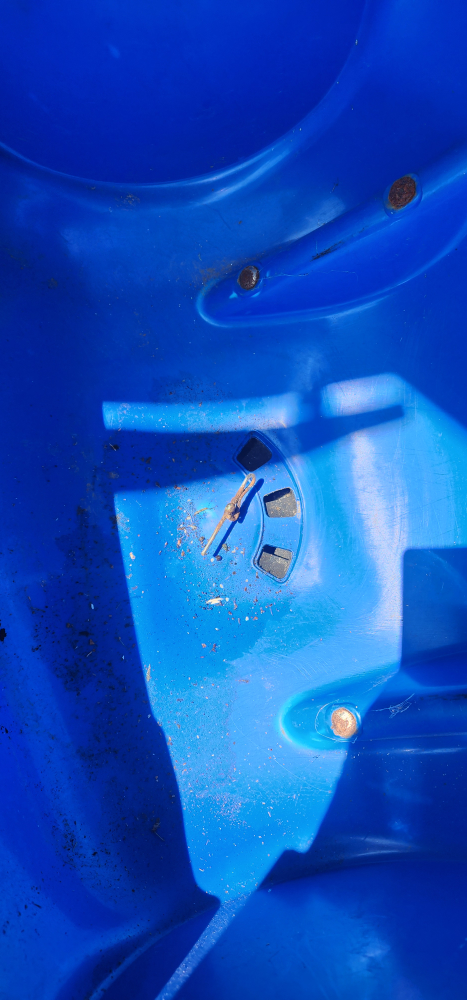 Powerfist Fertilizer Spreader - photo 4
