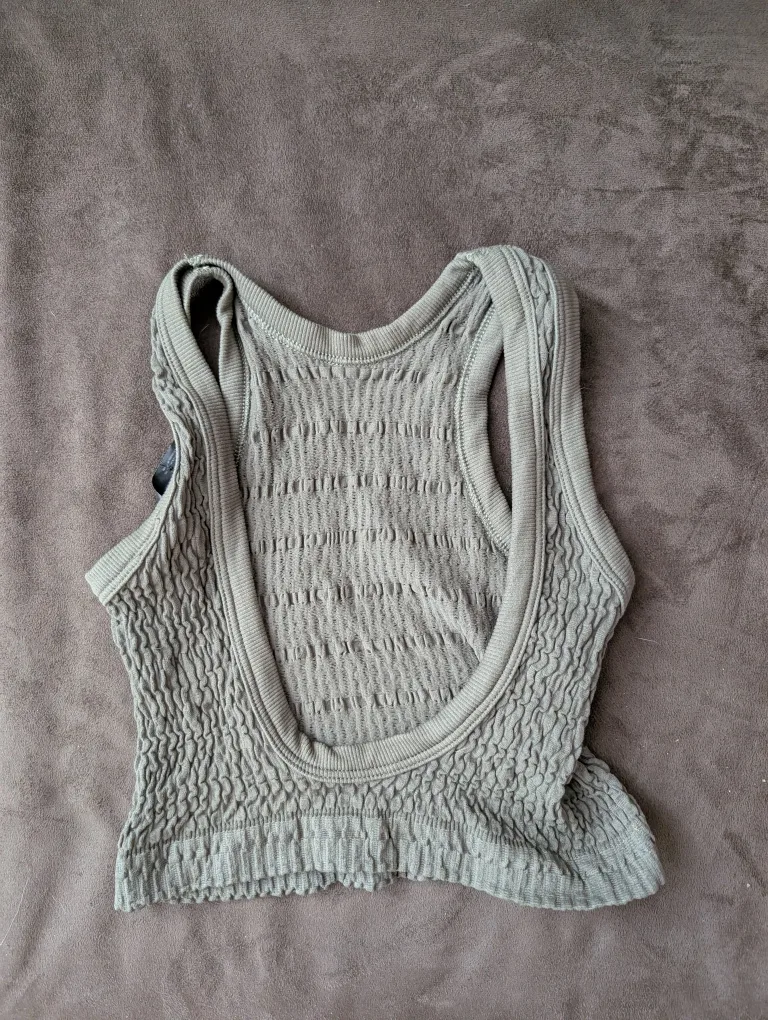 3 Out From Under tank tops XS/S image indicator(8)