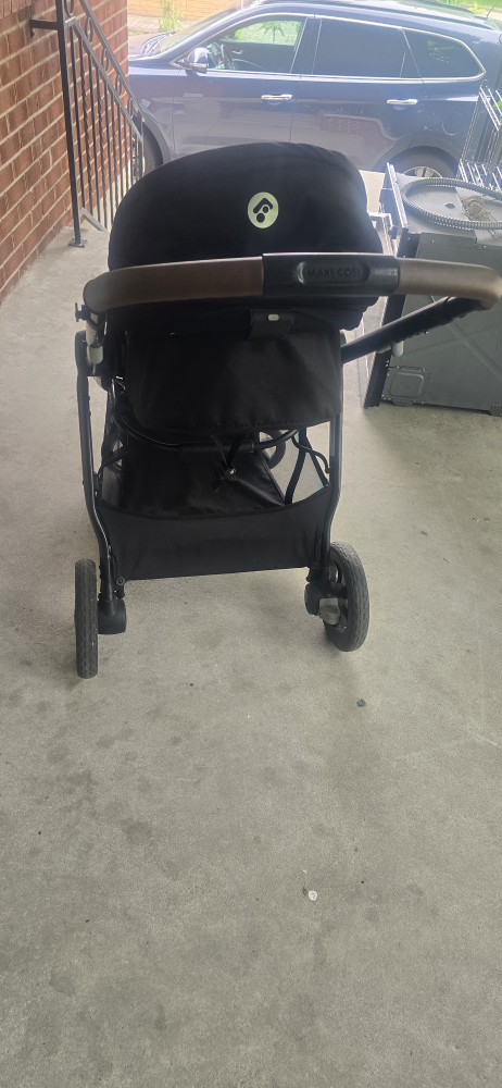 stroller and car seats