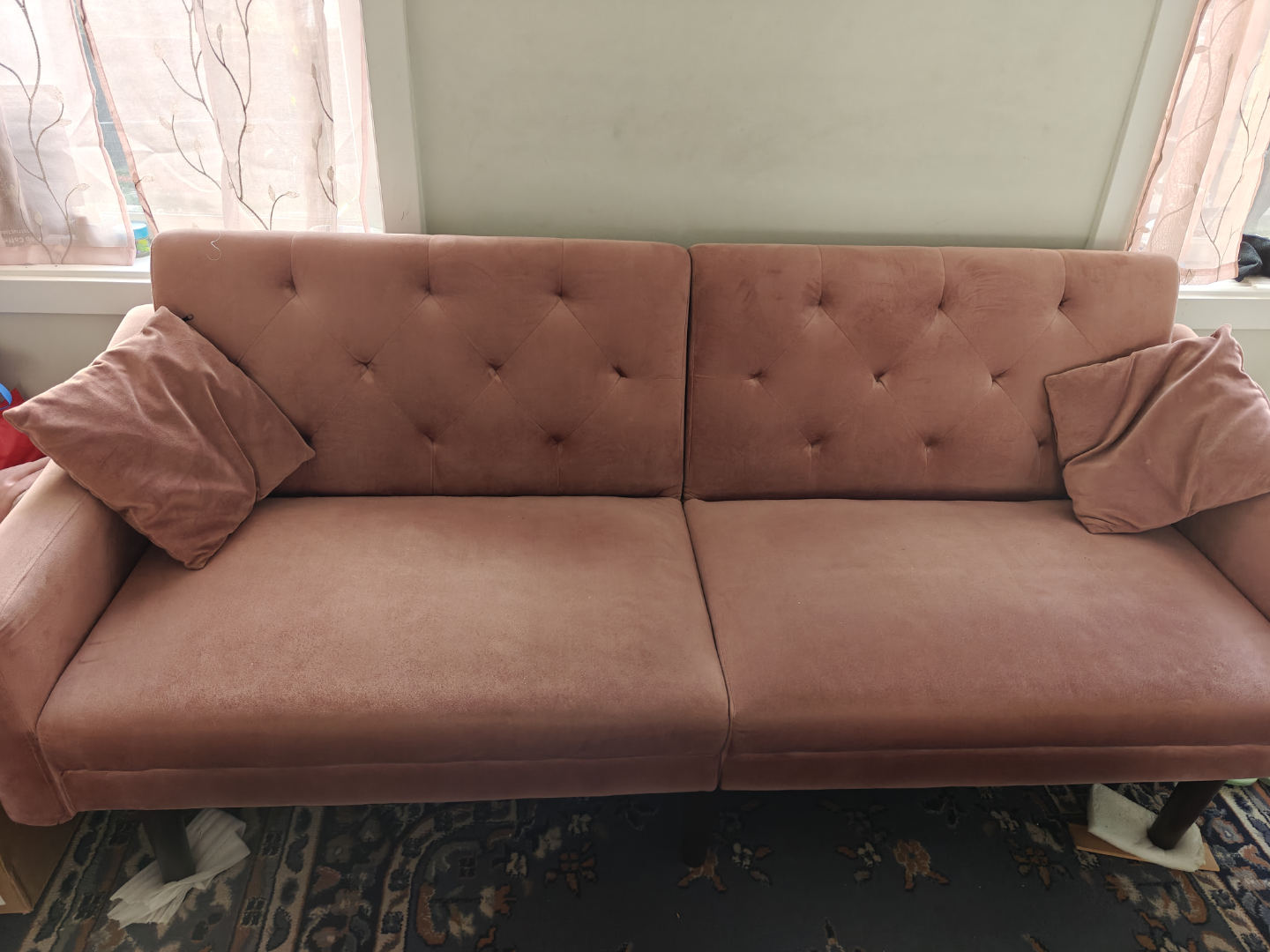 Pink velvet sofa with pillows - photo 2