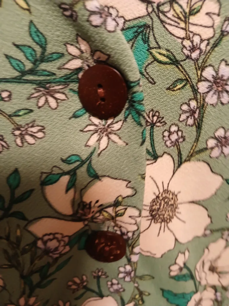 Monteau Los Angeles Floral Dress - Size Small image indicator(5)