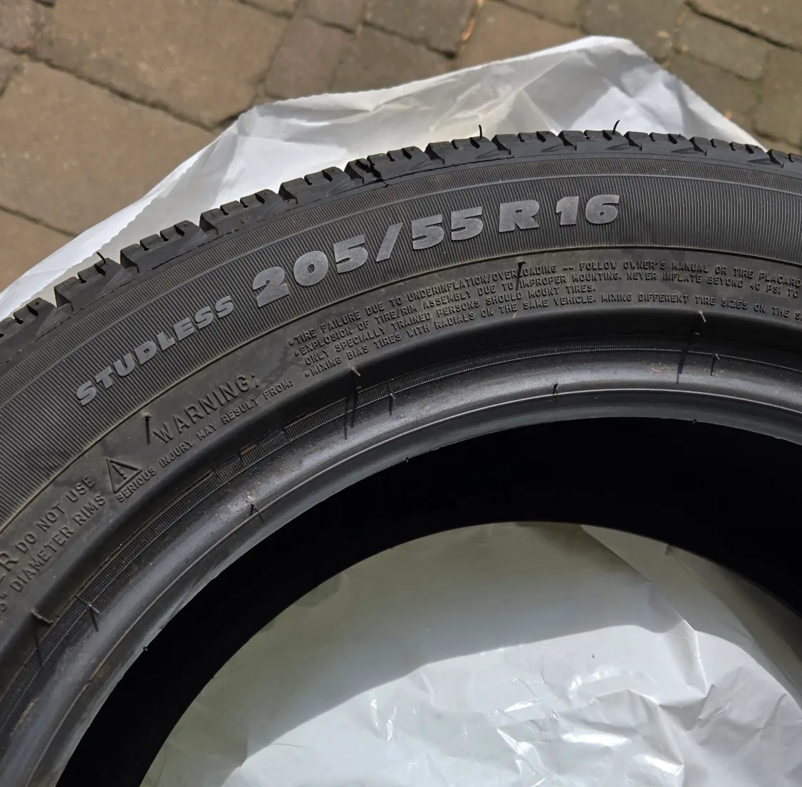 Michelin X-ICE Winter Tire 205/55R16 thumbnail