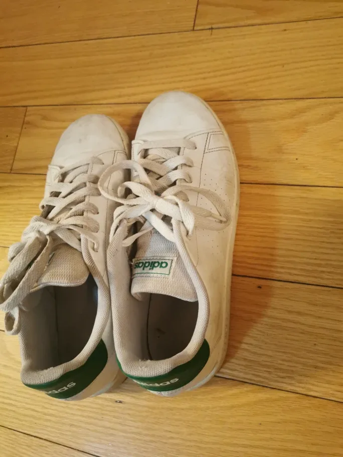 Adidas Sneakers thumbnail