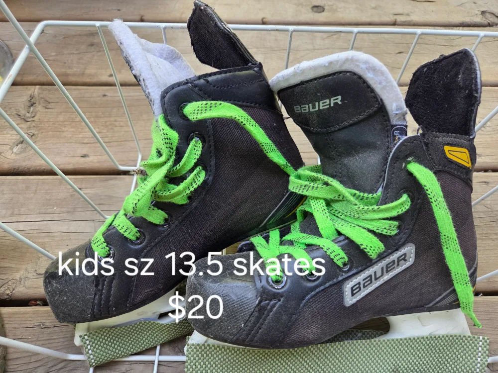 Kids Size 13.5 Bauer Skates thumbnail