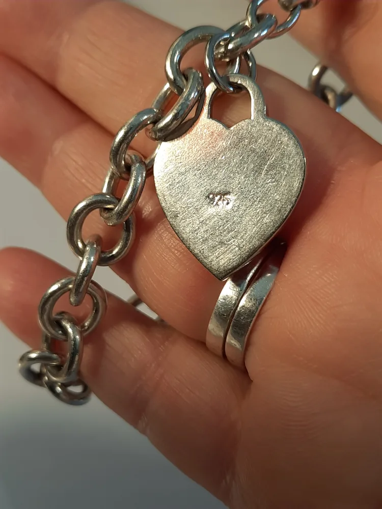 Silver Chain Bracelet with Heart Charm image indicator(5)