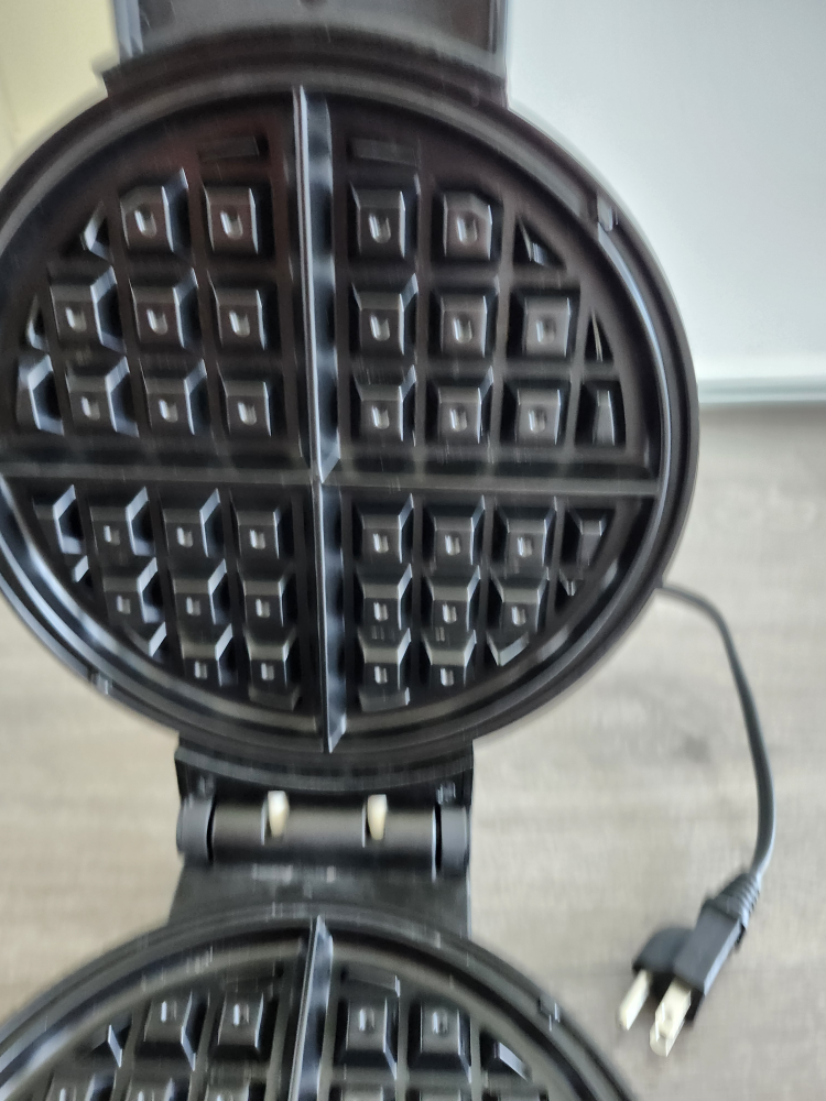 Black & Decker Waffle Maker - photo 2
