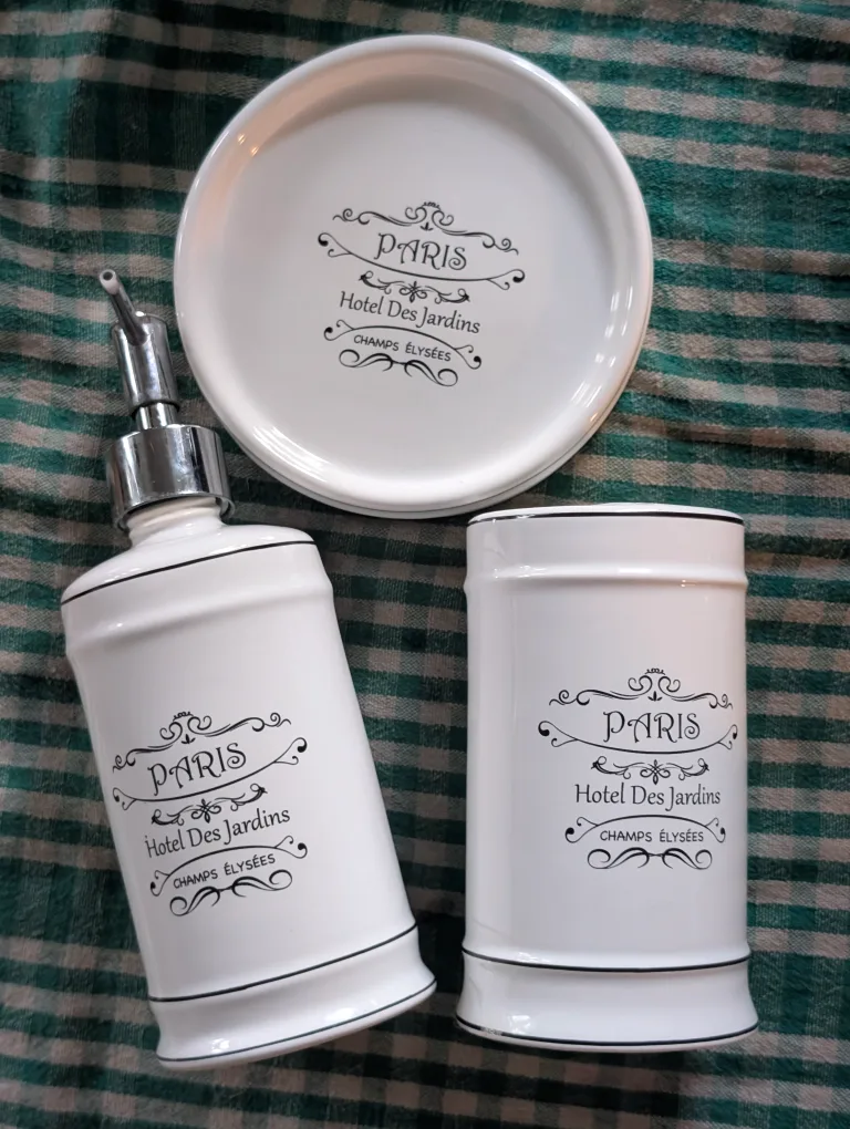 Paris Hotel Des Jardins Bathroom Set image indicator(2)