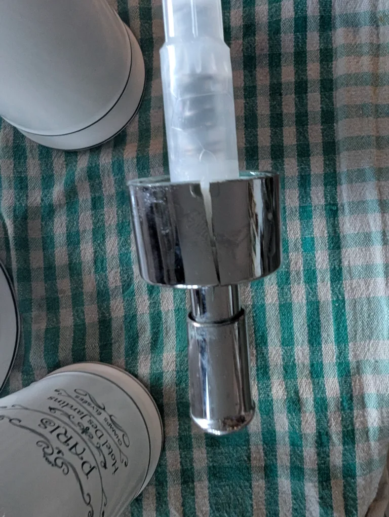 Paris Hotel Des Jardins Bathroom Set image indicator(4)