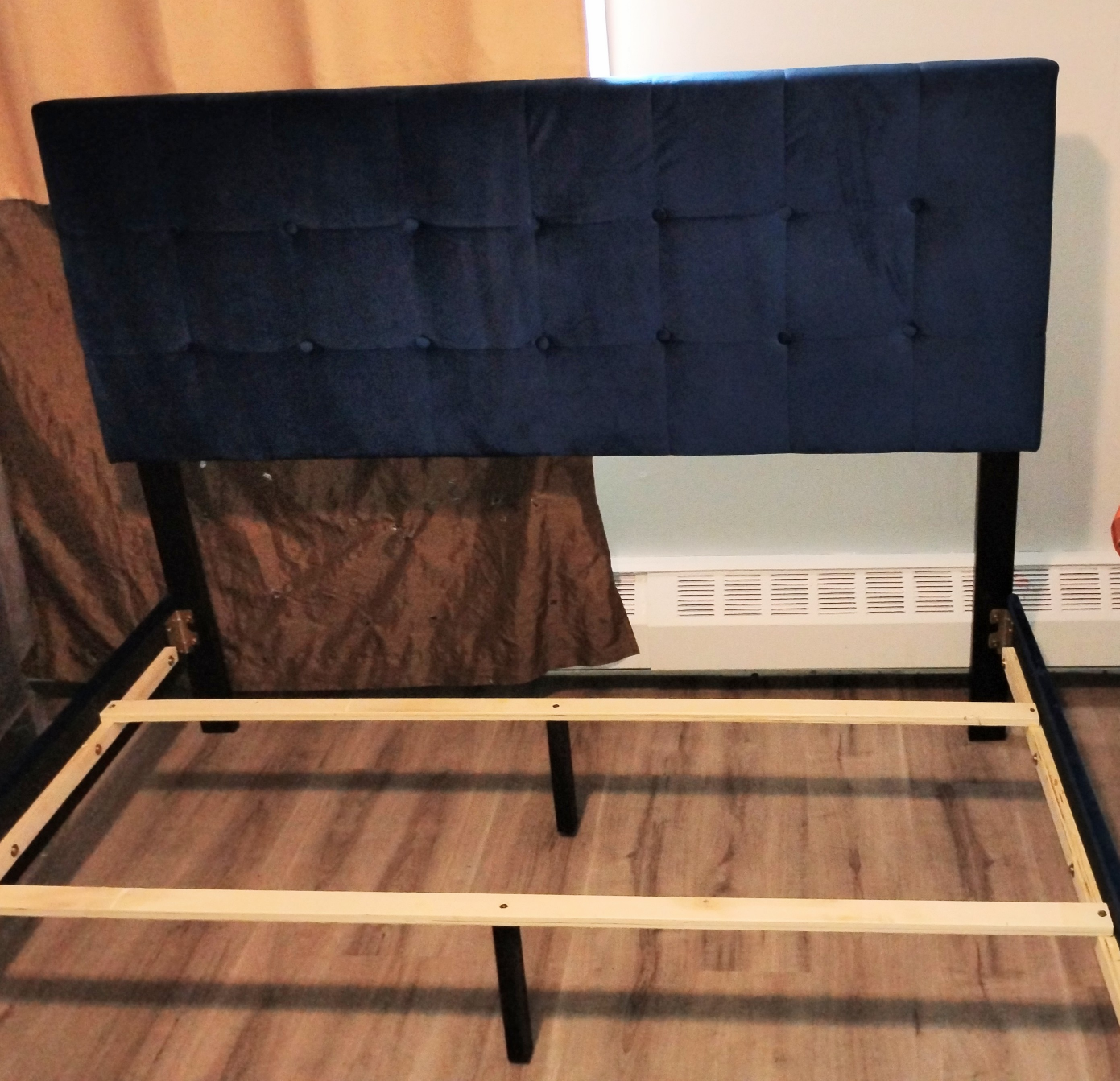 Queen size bed frame - photo 4