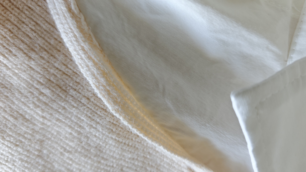 Cream-Coloured Knit Sweater and White Blouse - photo 3