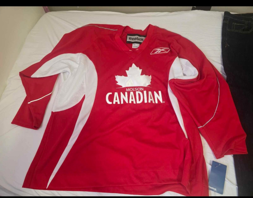 Aeropostale Jeans & Reebok Molson Canadian Hockey Jersey XL