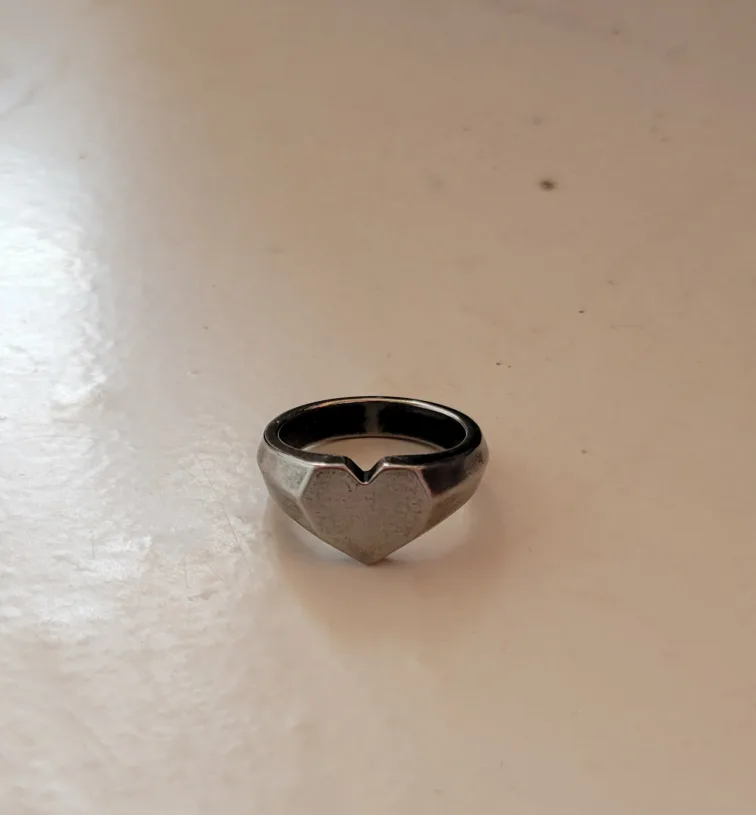Heart-Shaped Silver Ring thumbnail