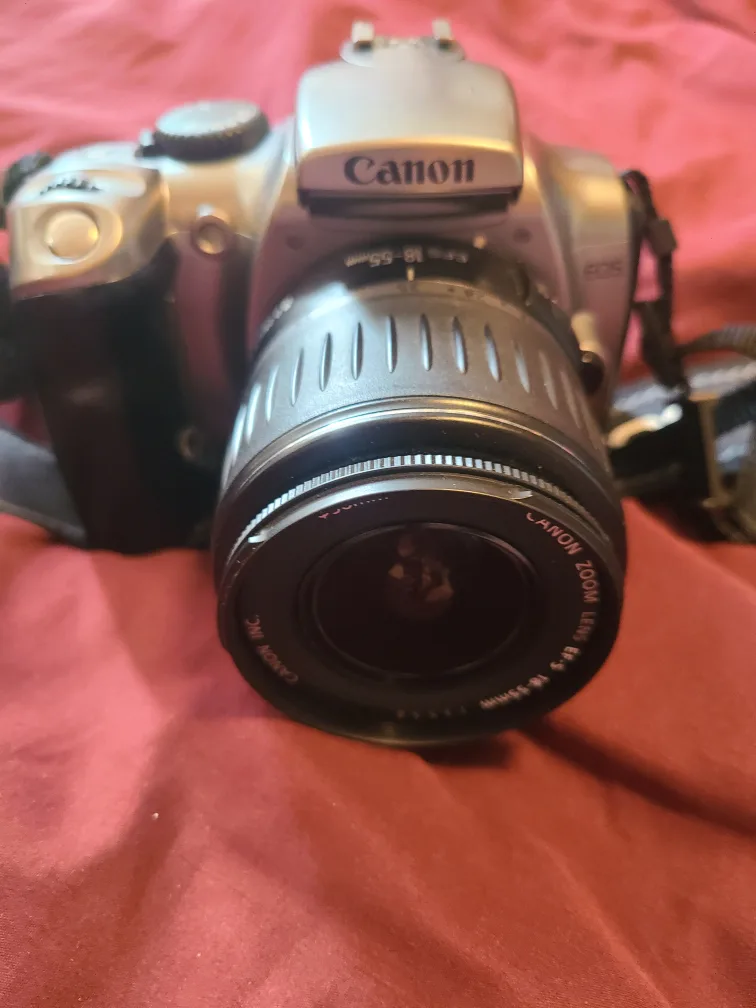 Canon EOS Digital Rebel Camera w/ 18-55mm Lens image indicator(2)