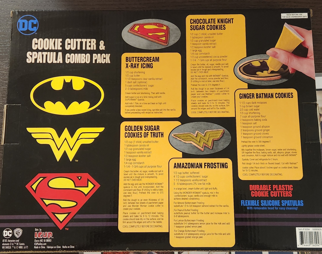 🥕 DC Comics Cookie Cutter & Spatula Combo Pack - photo 2