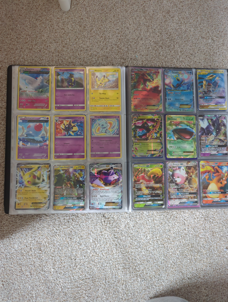 Pokémon Card Binder - photo 4