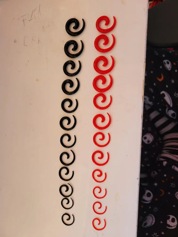 Ear Gauges Stretching Kit - Black & Red thumbnail