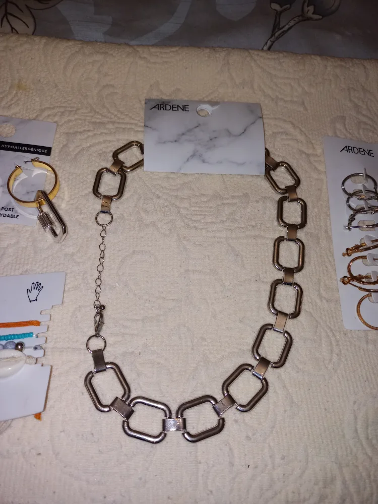 Ardene Costum Jewellery - New image indicator(3)