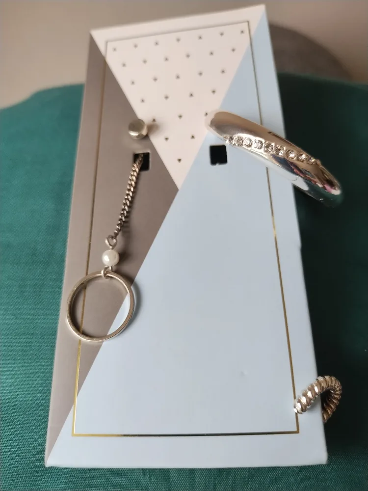 Unique 3 in one Earring Sets image indicator(2)