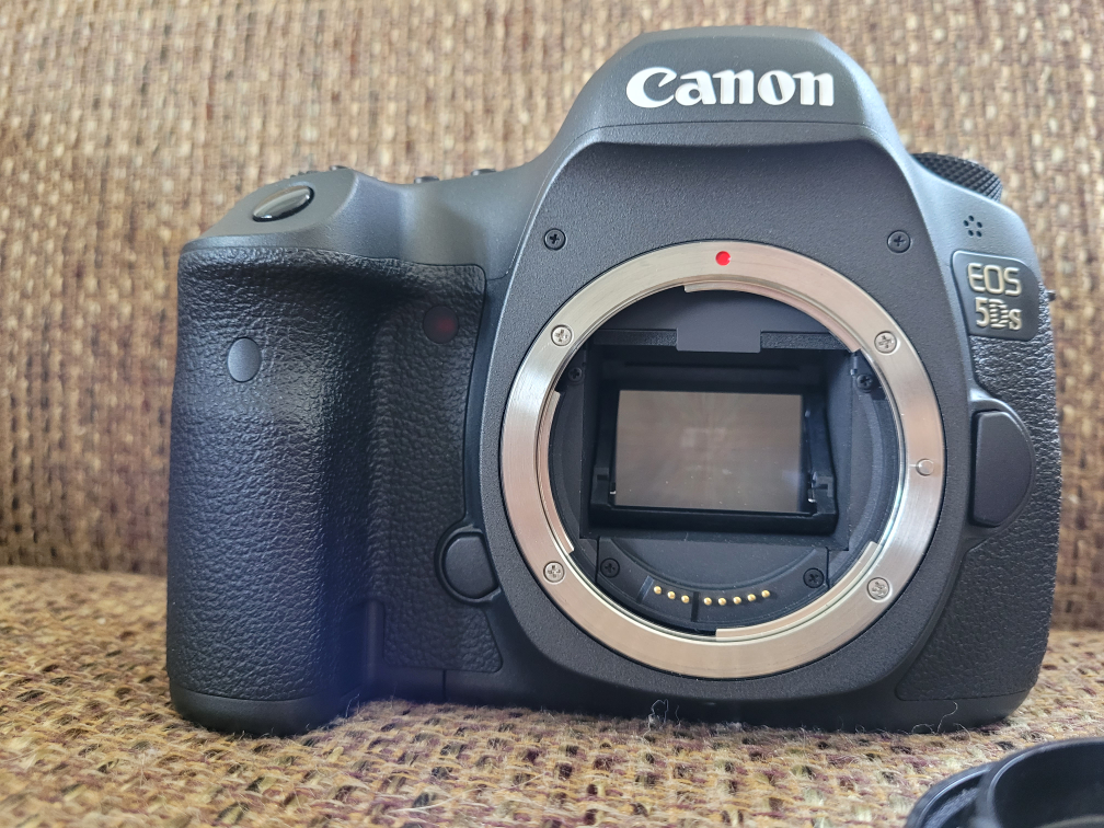 Canon 5DS 50.3 Megapixel DSLR Camera - Like NEW condition - photo 4