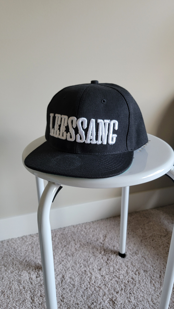 kpop/ hiphop LEESSANG Black Snapback Hat