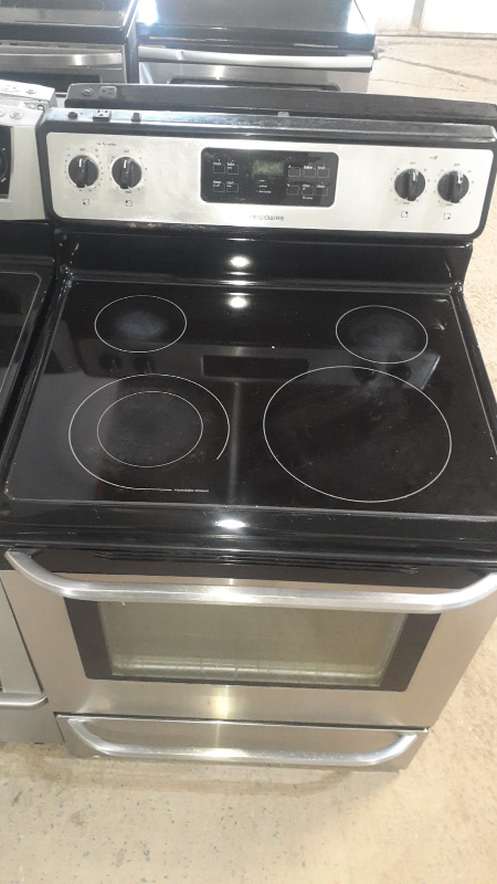 Frigidaire Electric Range Stove - photo 2