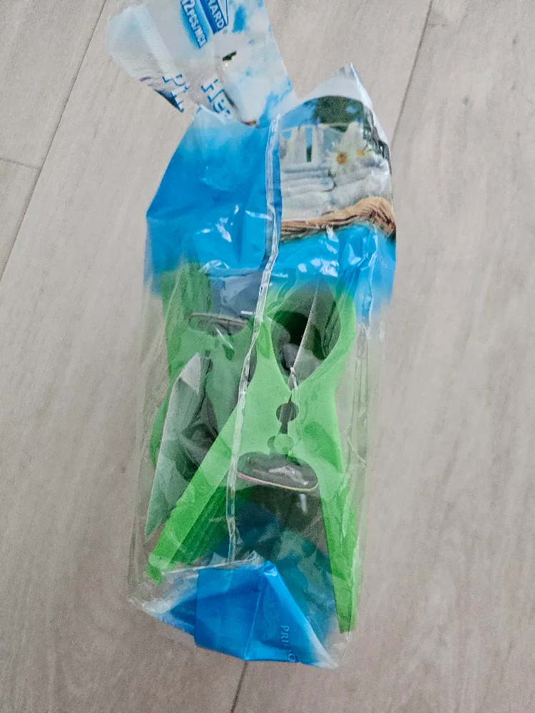 New Green Clothes Pegs image indicator(3)