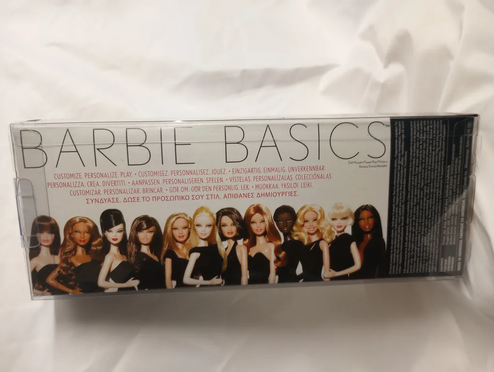 Complete set of 13 Barbie Basics Series 1 Dolls thumbnail