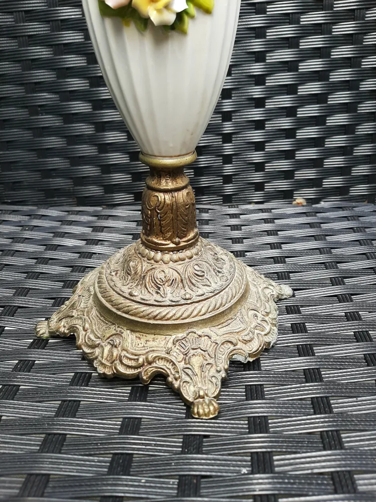 Vintage Ornate Metal Candle Holder image indicator(3)