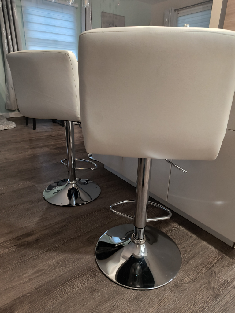 Set of 2 White Faux Leather Bar Stools - photo 4