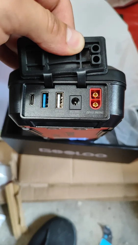 GooLOO Jump Starter and Power Bank image indicator(7)