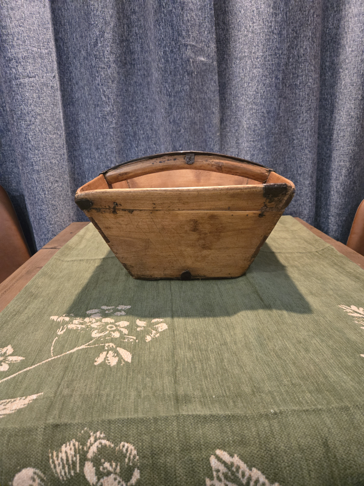 Beautiful Antique Market Basket. - photo 2