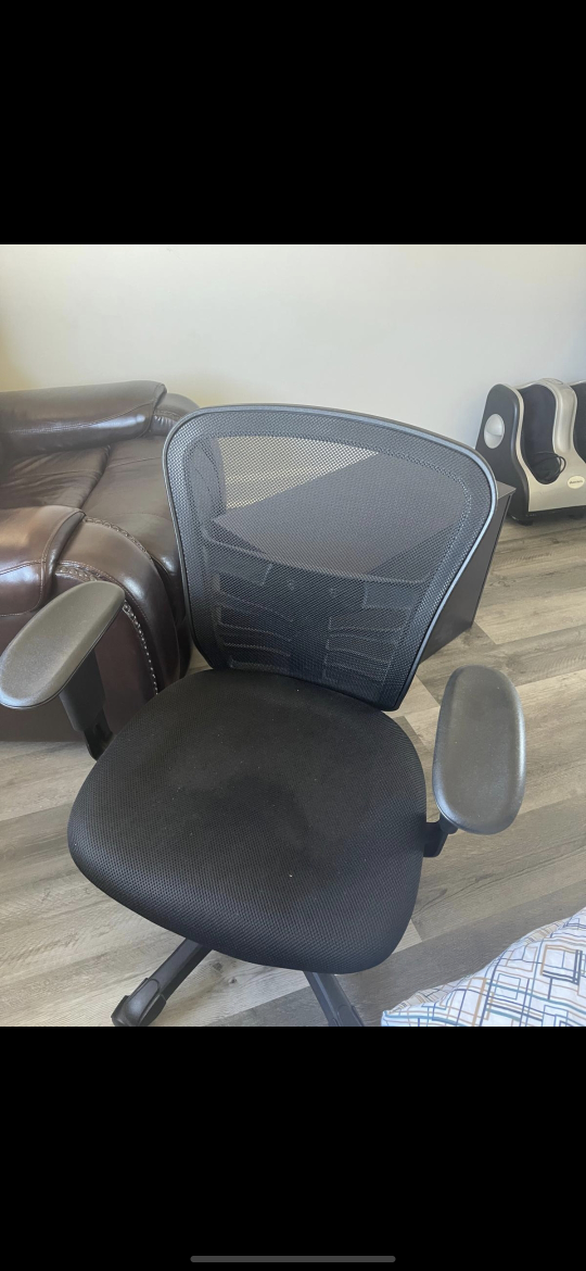 Black Adjustable Office Chair