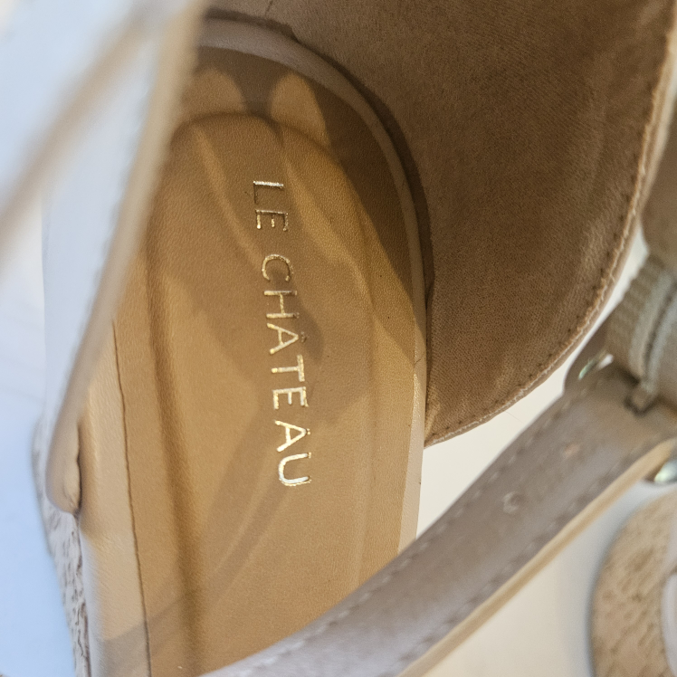 Le Chateau Leather Wedge Heel Sandals Nude Size 10 NWOB - photo 4