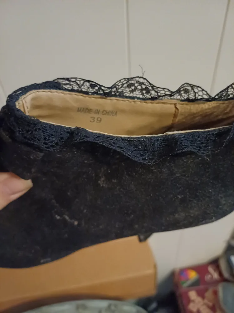 FREE shoes: Vintage Black Heels image indicator(4)