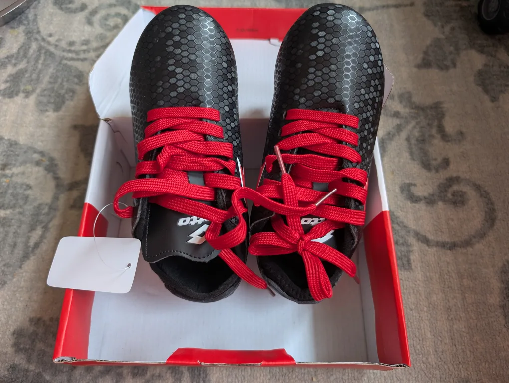 Lotto Storm Soccer Cleats thumbnail