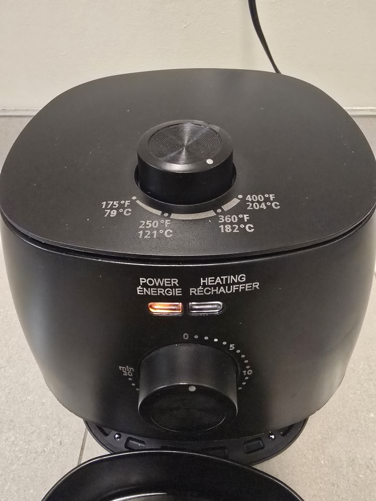 Mainstays 2L Air fryer  Contact 437 838 3346 - photo 3