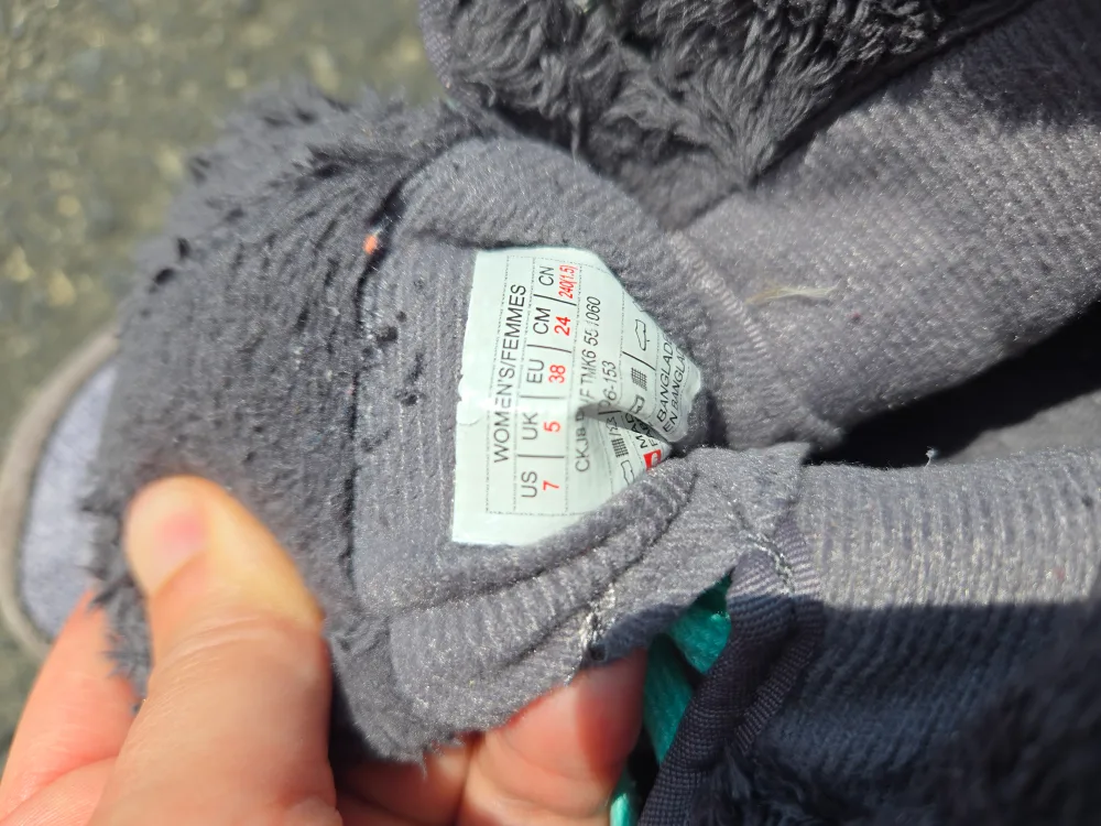 North Face Winter Boots image indicator(3)