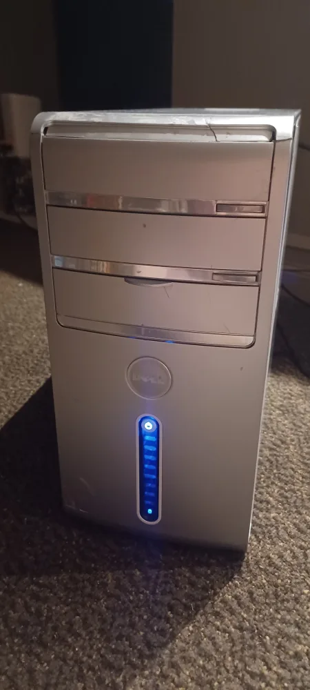 Dell desktop with windows 10 thumbnail